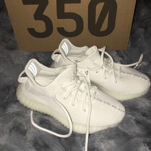Yeezy 350 triple white